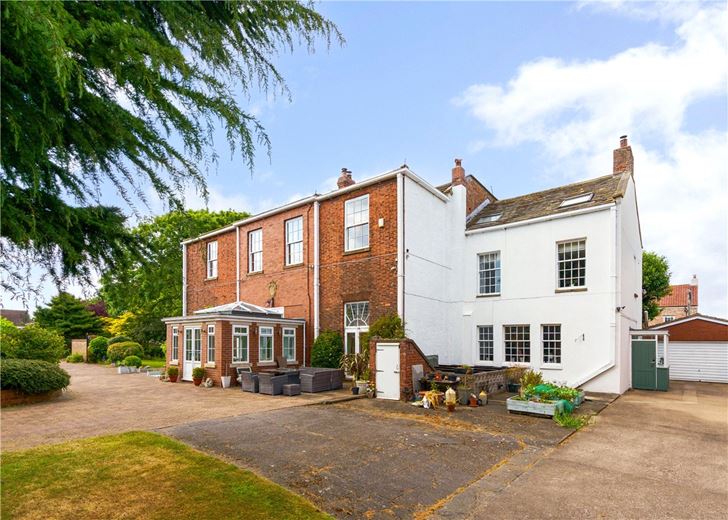 6 bedroom house, Main Street, West Haddlesey YO8 - Available