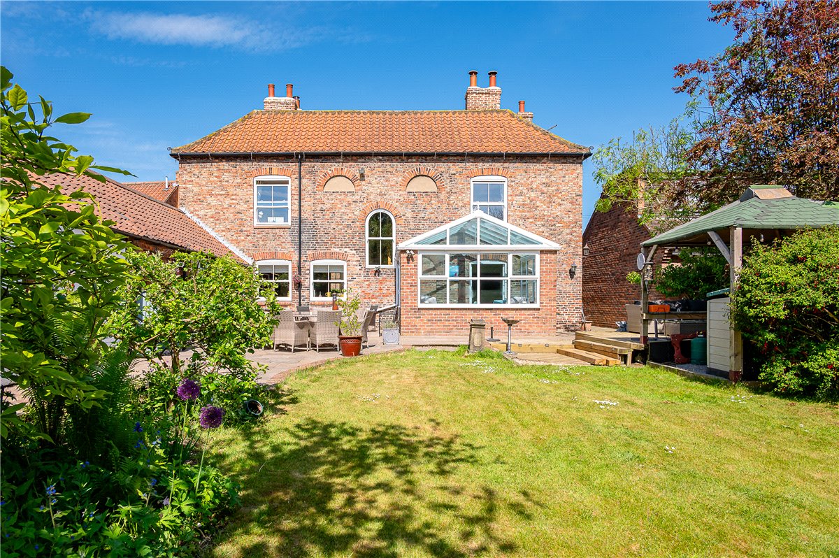 4 bedroom house, Main Street, Riccall YO19 - Available