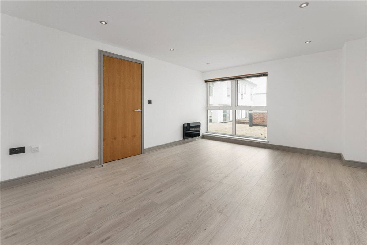 2 bedroom flat, Peter Lane, York YO1 - Available