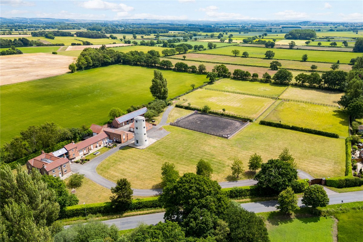 6 bedroom house, Newmill Farm, Mill Lane YO42 - Available