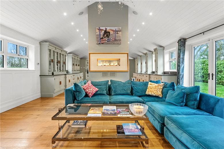 6 bedroom house, Newmill Farm, Mill Lane YO42 - Available