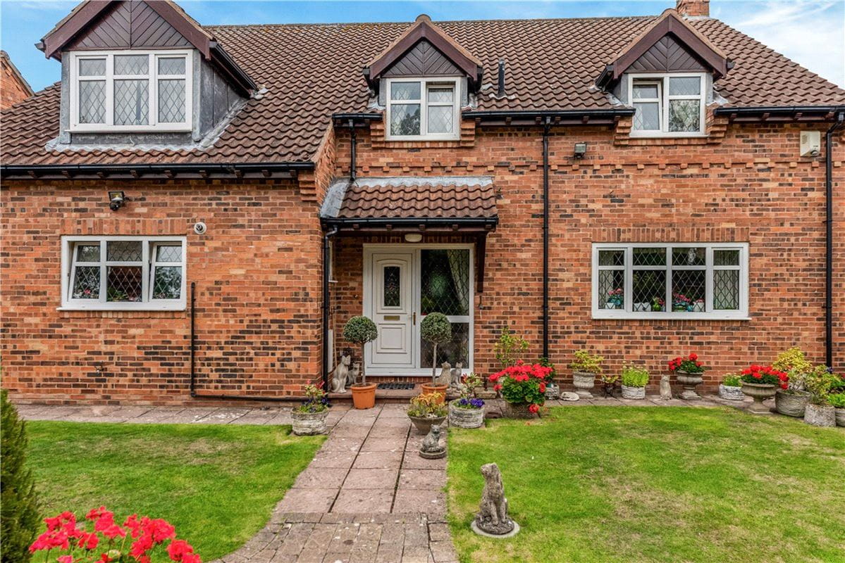 4 bedroom house, Yew Tree Close, Acaster Malbis YO23 - Available