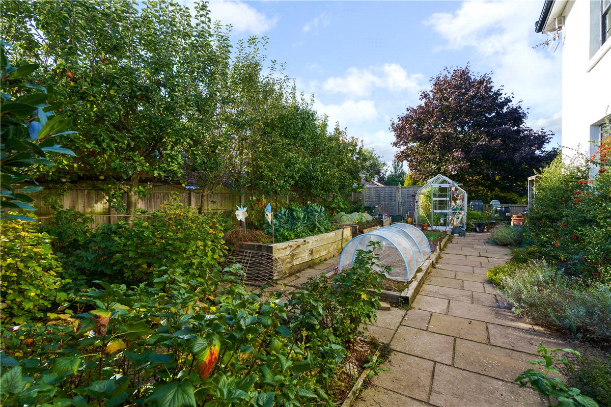 6 bedroom house, Doncaster Road, Selby YO8 - Available