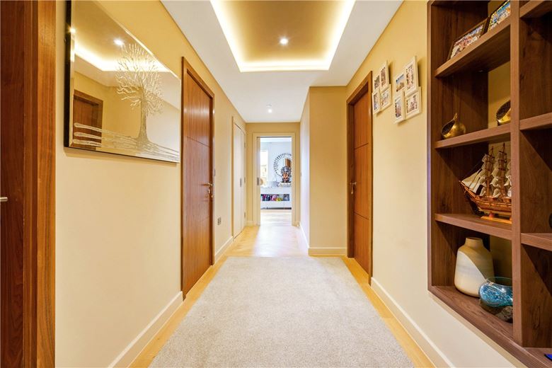 3 bedroom flat, Toft Green, York YO1 - Available