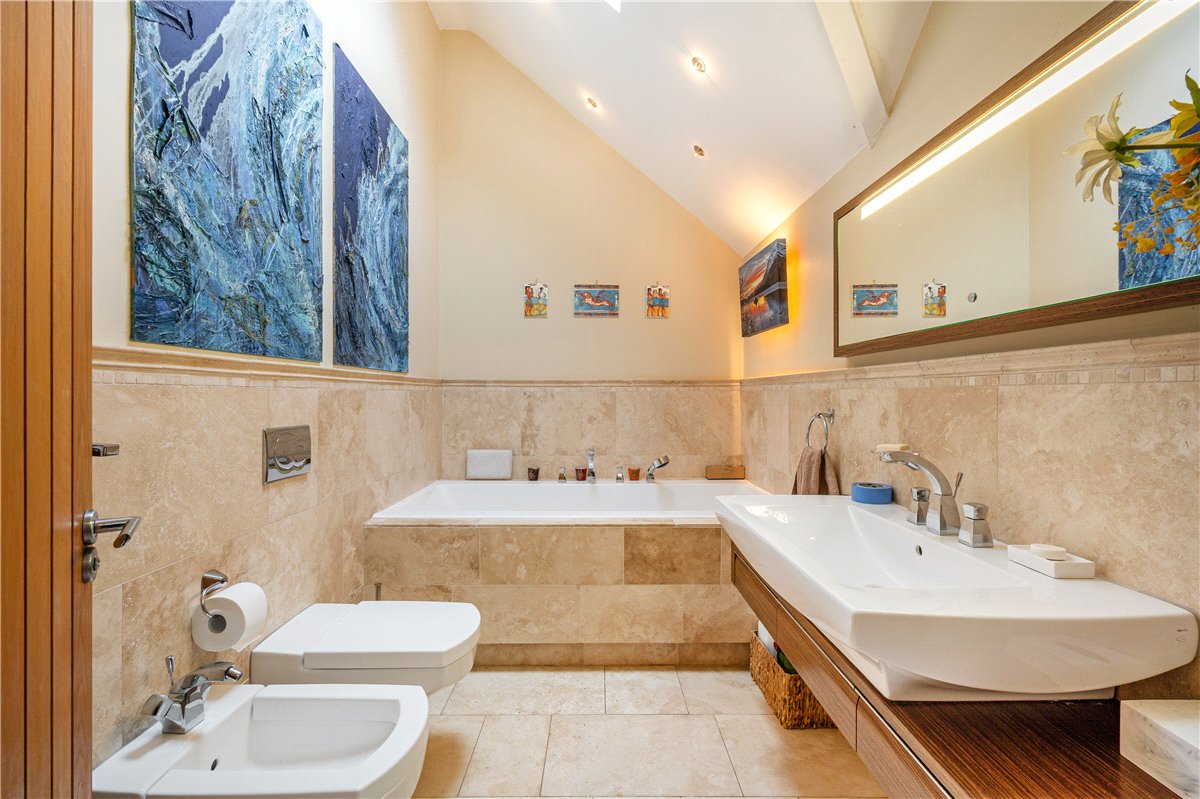 5 bedroom house, Main Street, Upper Poppleton YO26 - Available