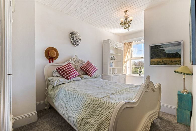 7 bedroom house, Manby Road, Stewton LN11 - Available