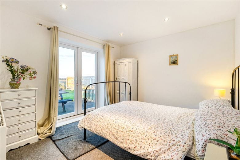 7 bedroom house, Manby Road, Stewton LN11 - Available