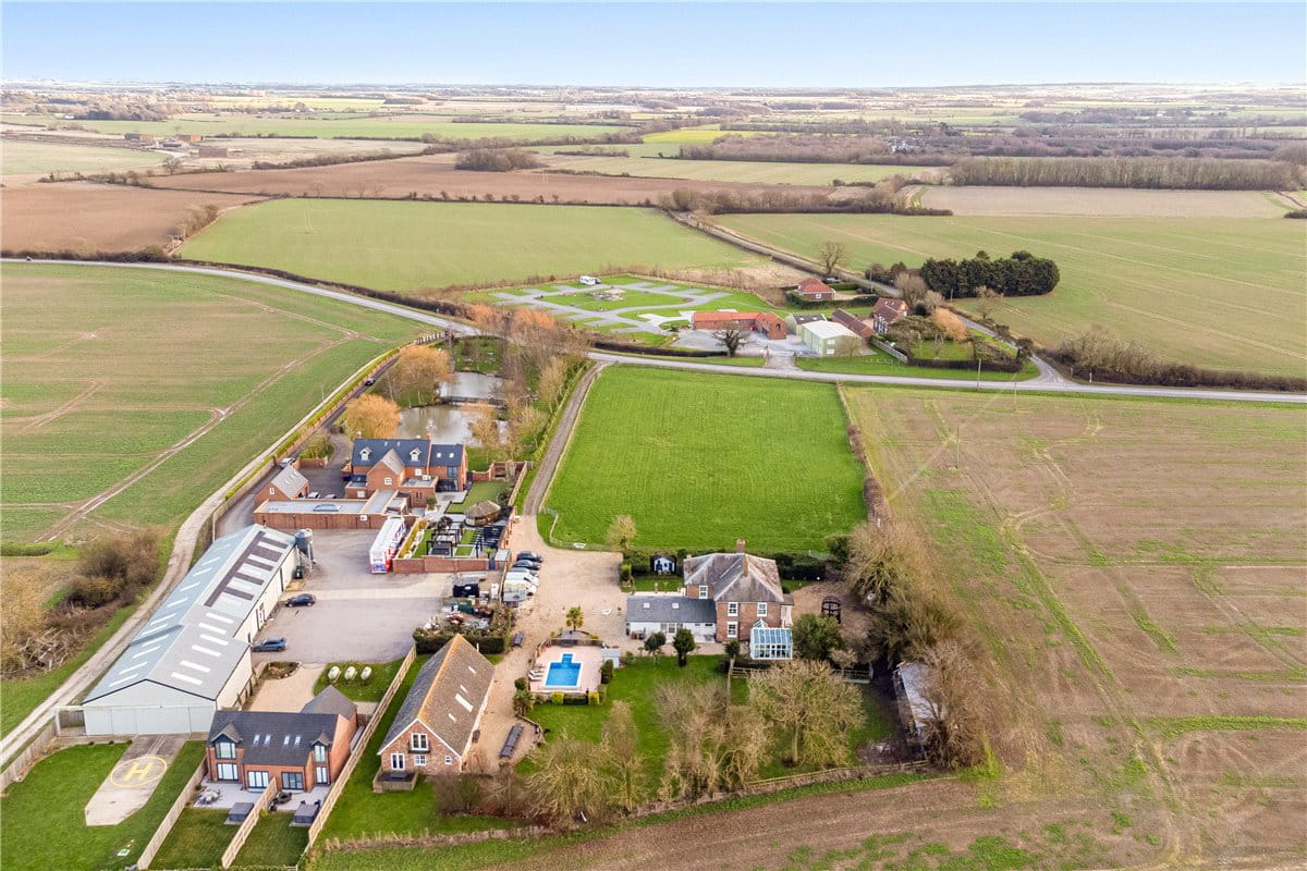 7 bedroom house, Manby Road, Stewton LN11 - Available