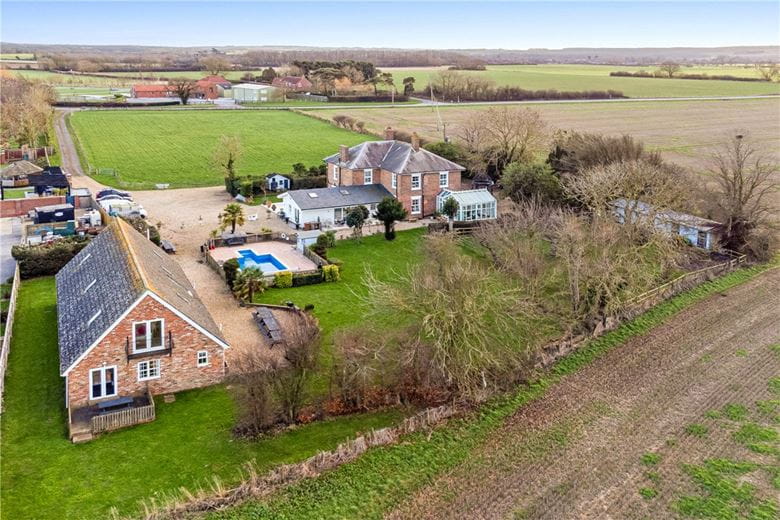 7 bedroom house, Manby Road, Stewton LN11 - Available