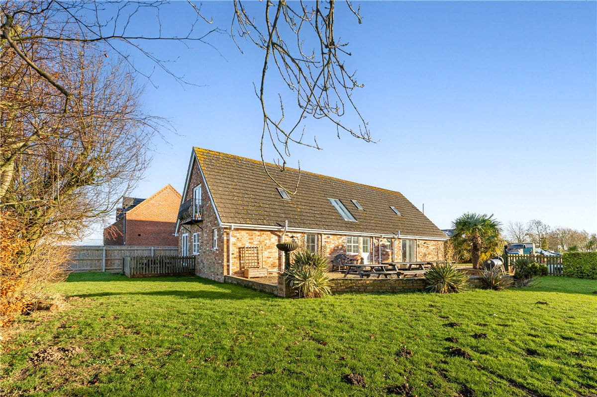 7 bedroom house, Manby Road, Stewton LN11 - Available