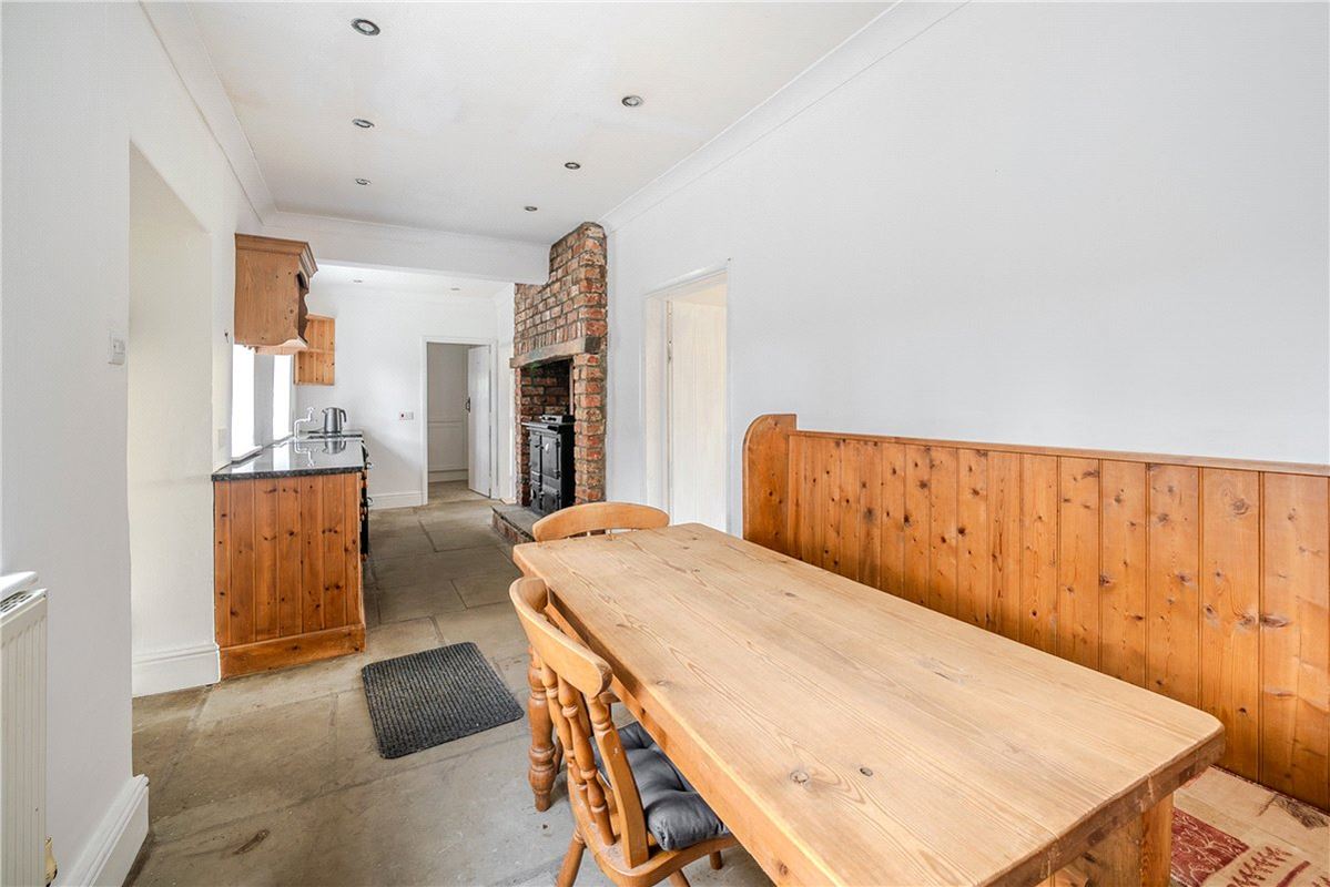 5 bedroom house, Langton, Malton YO17 - Available