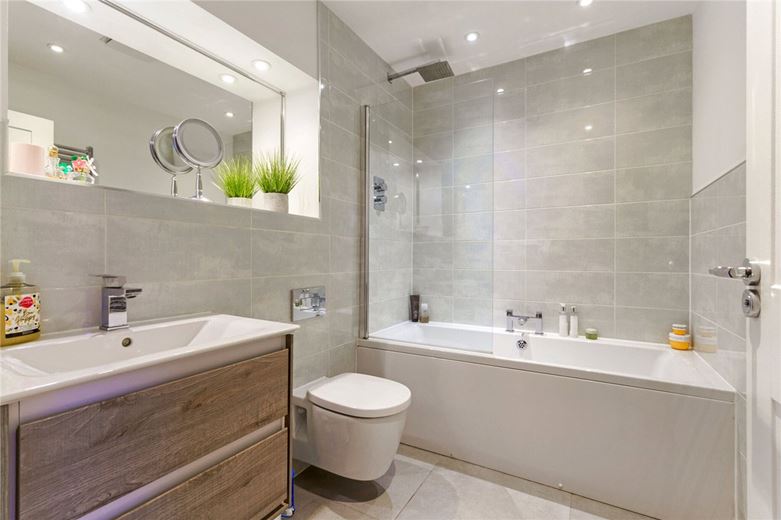 3 bedroom house, Robert Street, York YO23 - Available