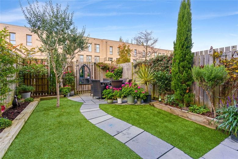 3 bedroom house, Robert Street, York YO23 - Available