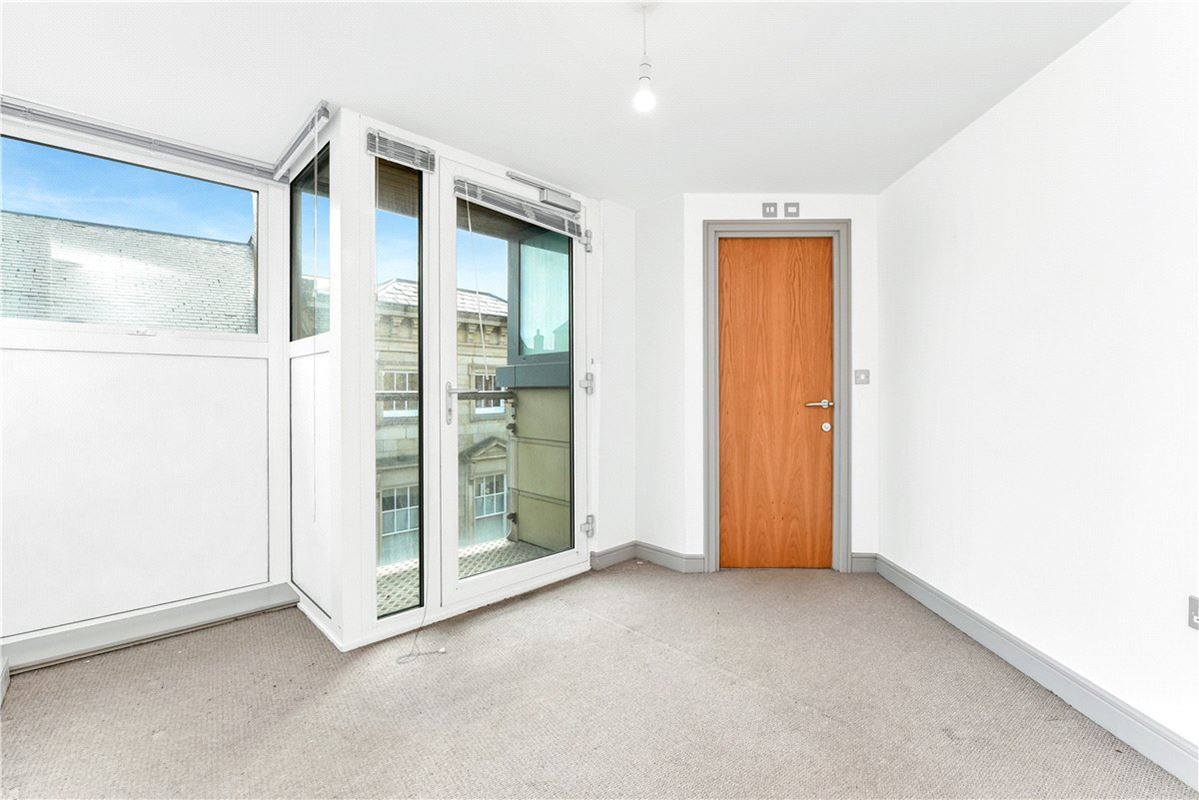 2 bedroom flat, Spurriergate House, Peter Lane YO1 - Available