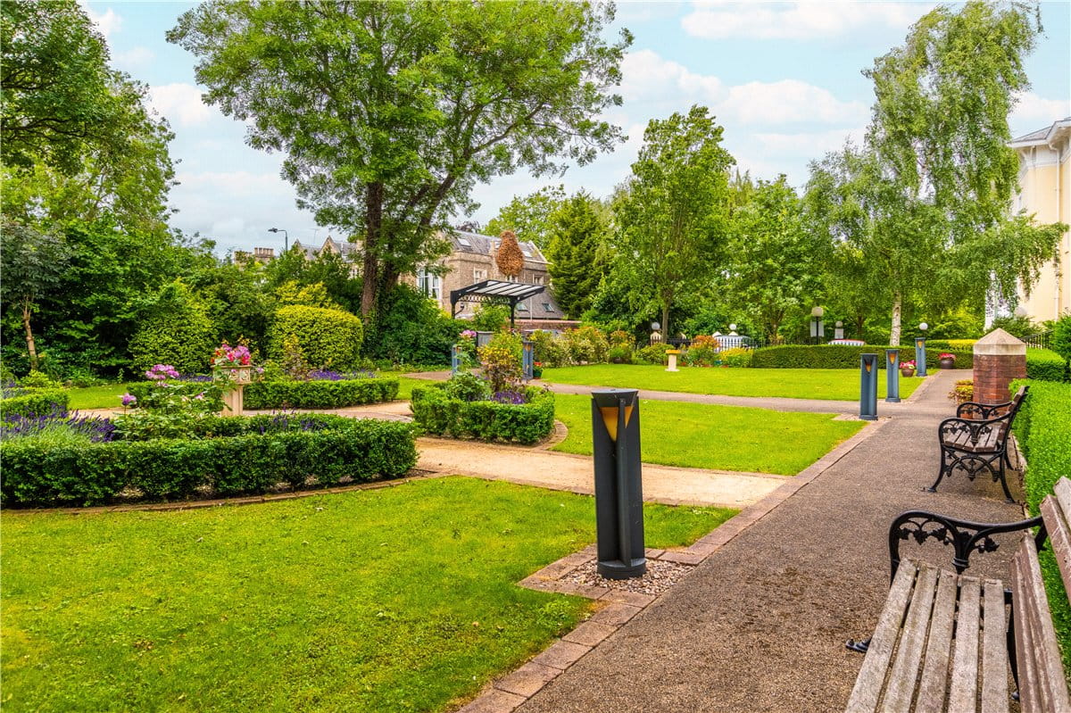 2 bedroom flat, Mill Mount, York YO24 - Available