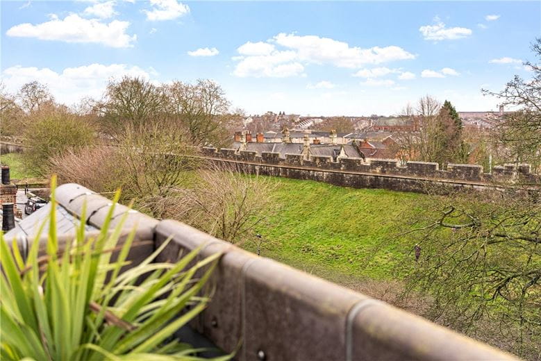 2 bedroom flat, Bishophill Junior, York YO1 - Available