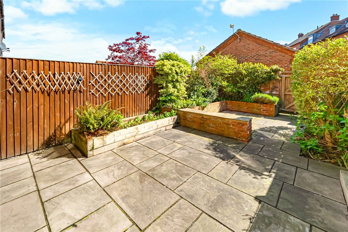 4 bedroom house, Grosvenor Park, York YO30 - Available