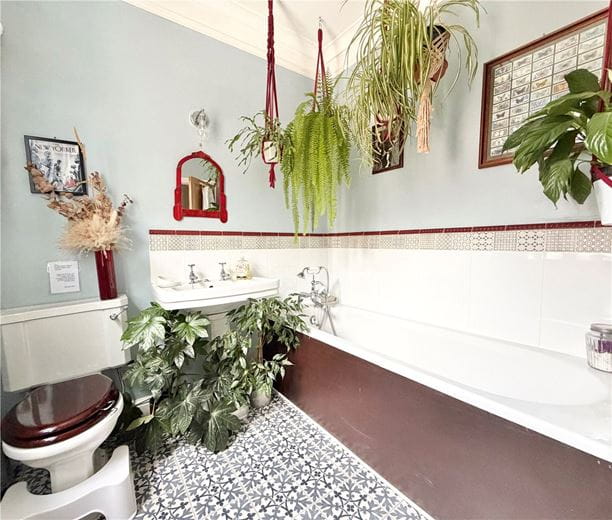2 bedroom house, Neville Terrace, York YO31 - Available