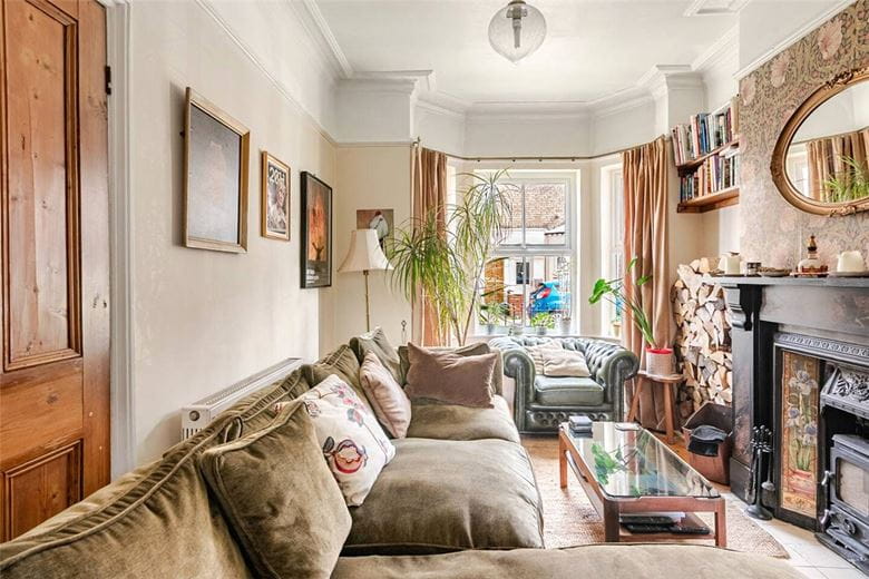 2 bedroom house, Neville Terrace, York YO31 - Available